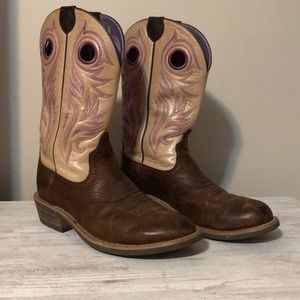 LAST CHANCE! Ariat round toe boots